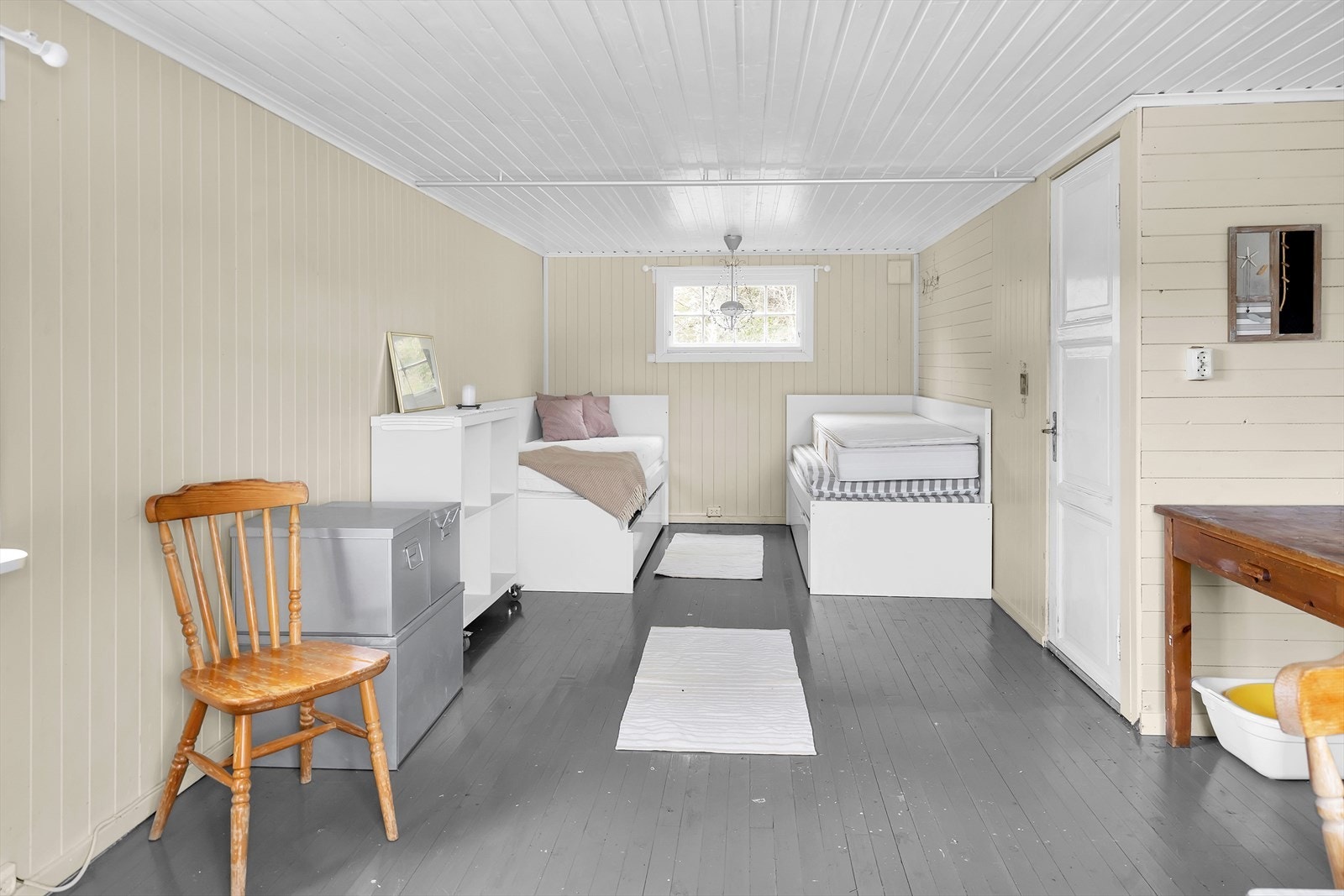 God plass til gjester. Galleribilde