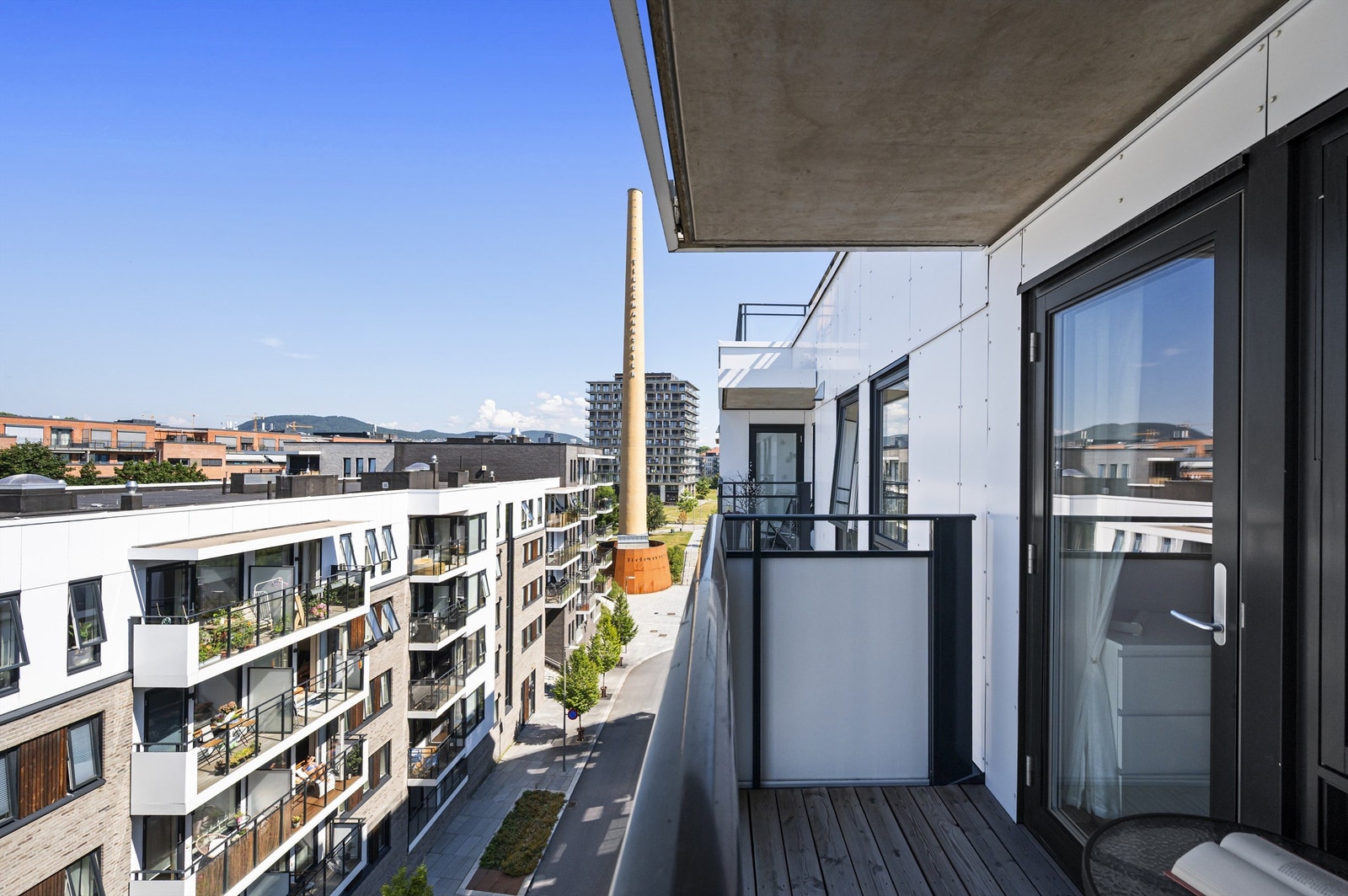 Perfekt som en rolig uteplass eller til praktisk bruk. Galleribilde