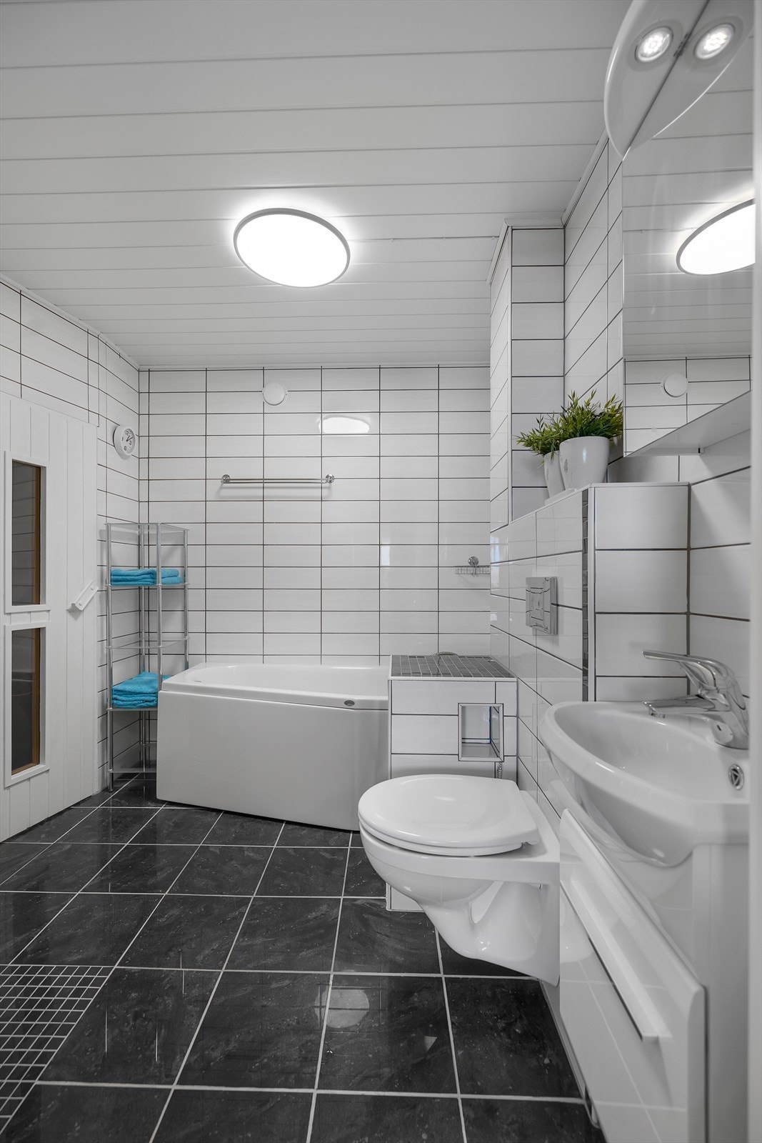 Badet i 1. etasje tilhørende hoveddelen Galleribilde