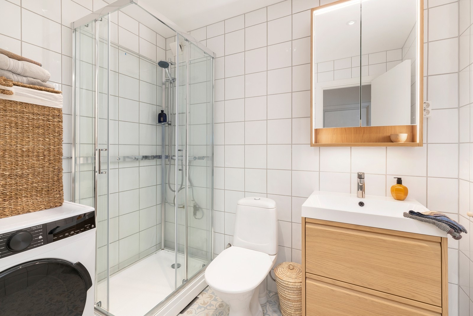 Opplegg for vaskemaskin. Galleribilde