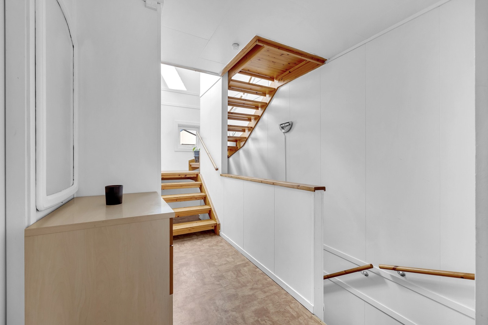 Trappen leder videre opp til den store takterrassen. Galleribilde