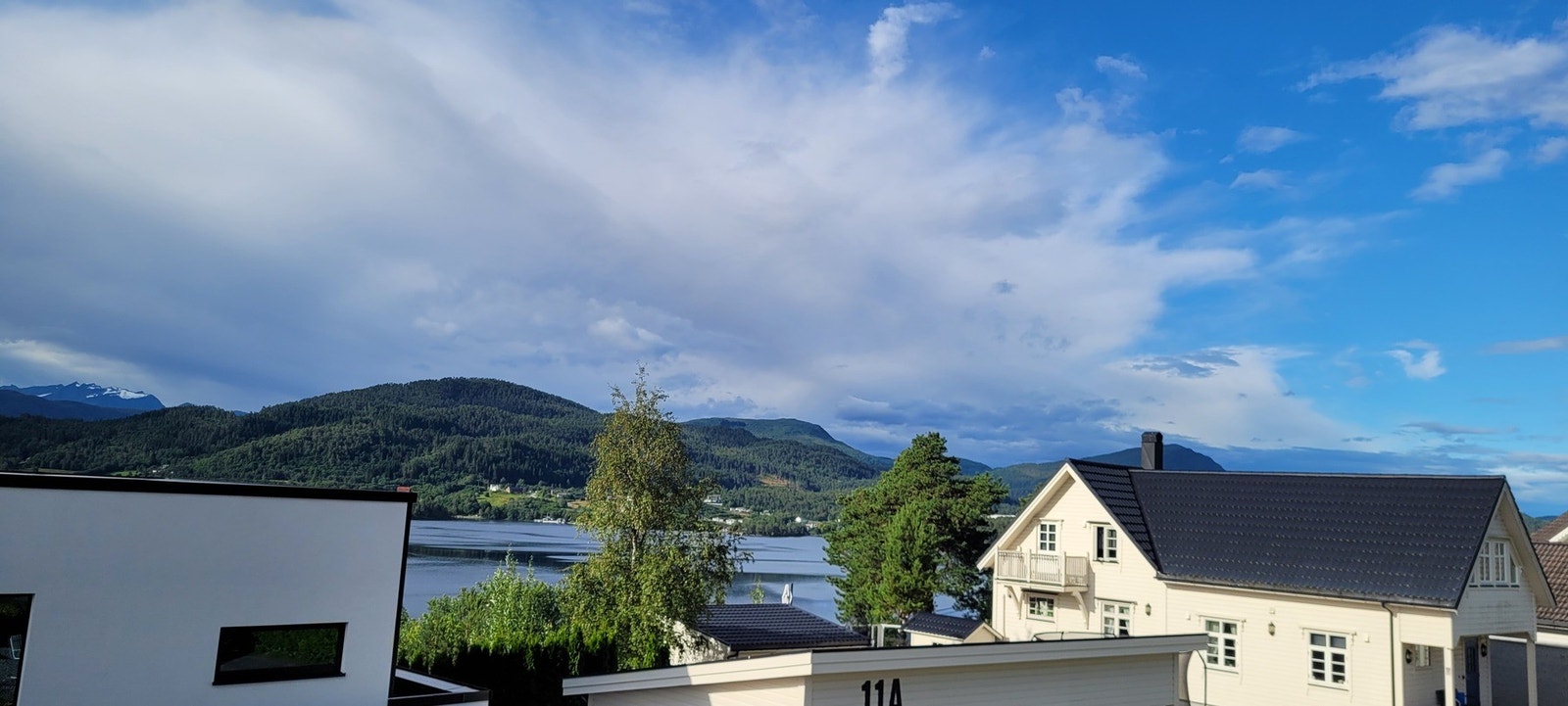 Utsikt mot vest til Svorta og straumen. Galleribilde