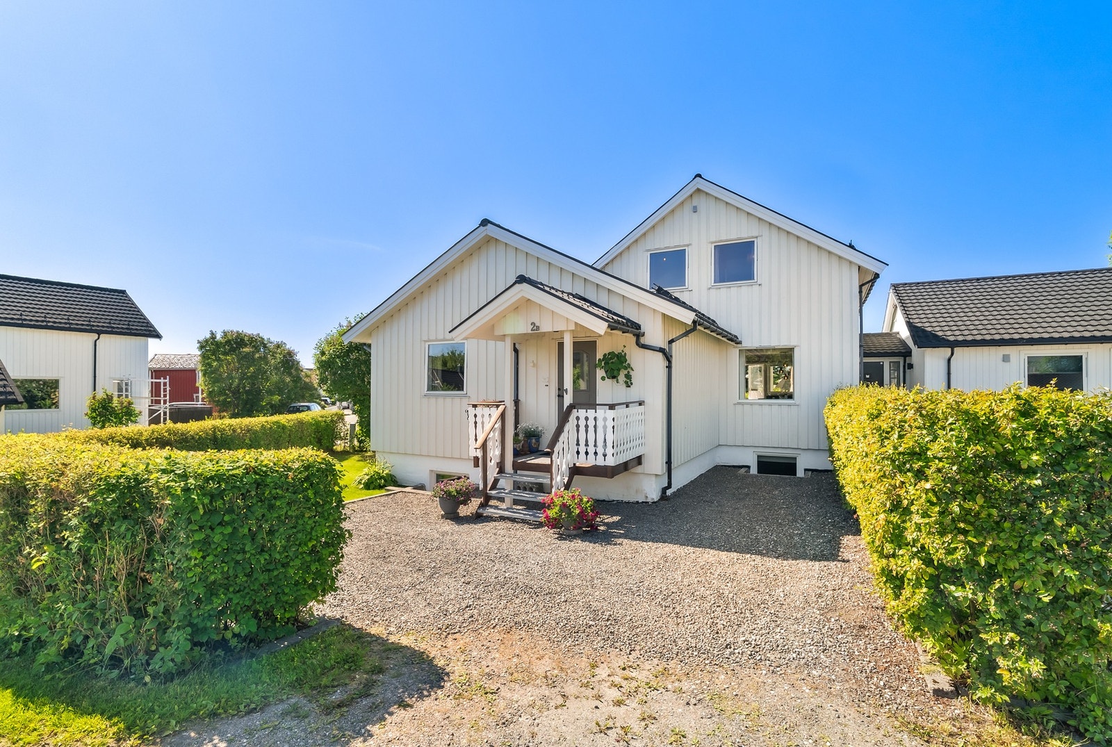 Foran inngangspartiet er det også gode parkeringsmuligheter Galleribilde