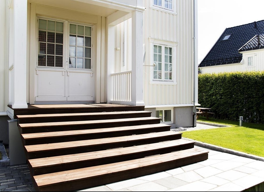 Egen inngang til hybelen på 2 etasjer. Galleribilde