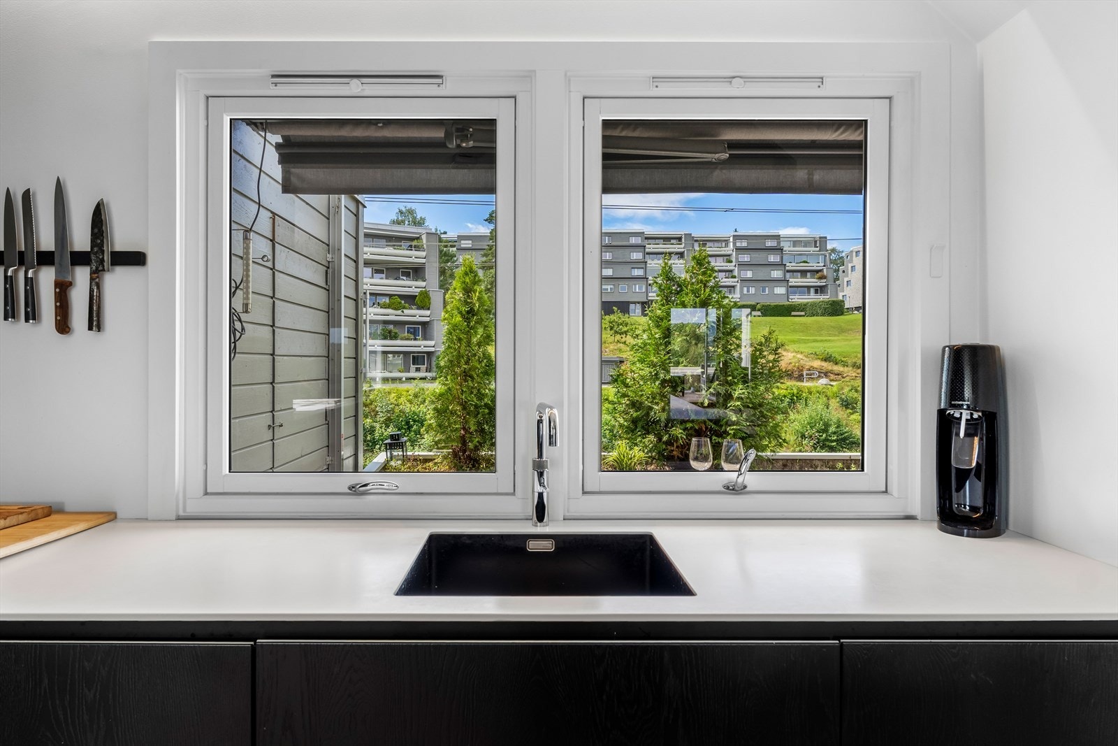 Corean benkeplate på kjøkkenet. Galleribilde