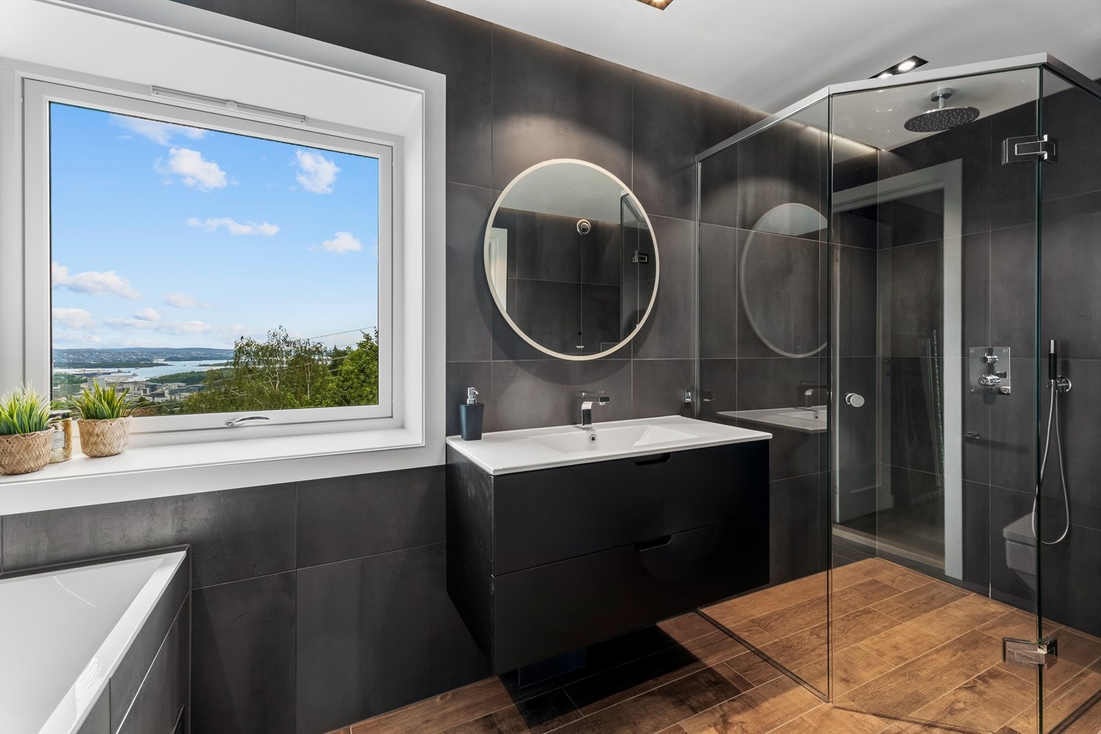 Nydelig utsikt fra badet. Galleribilde