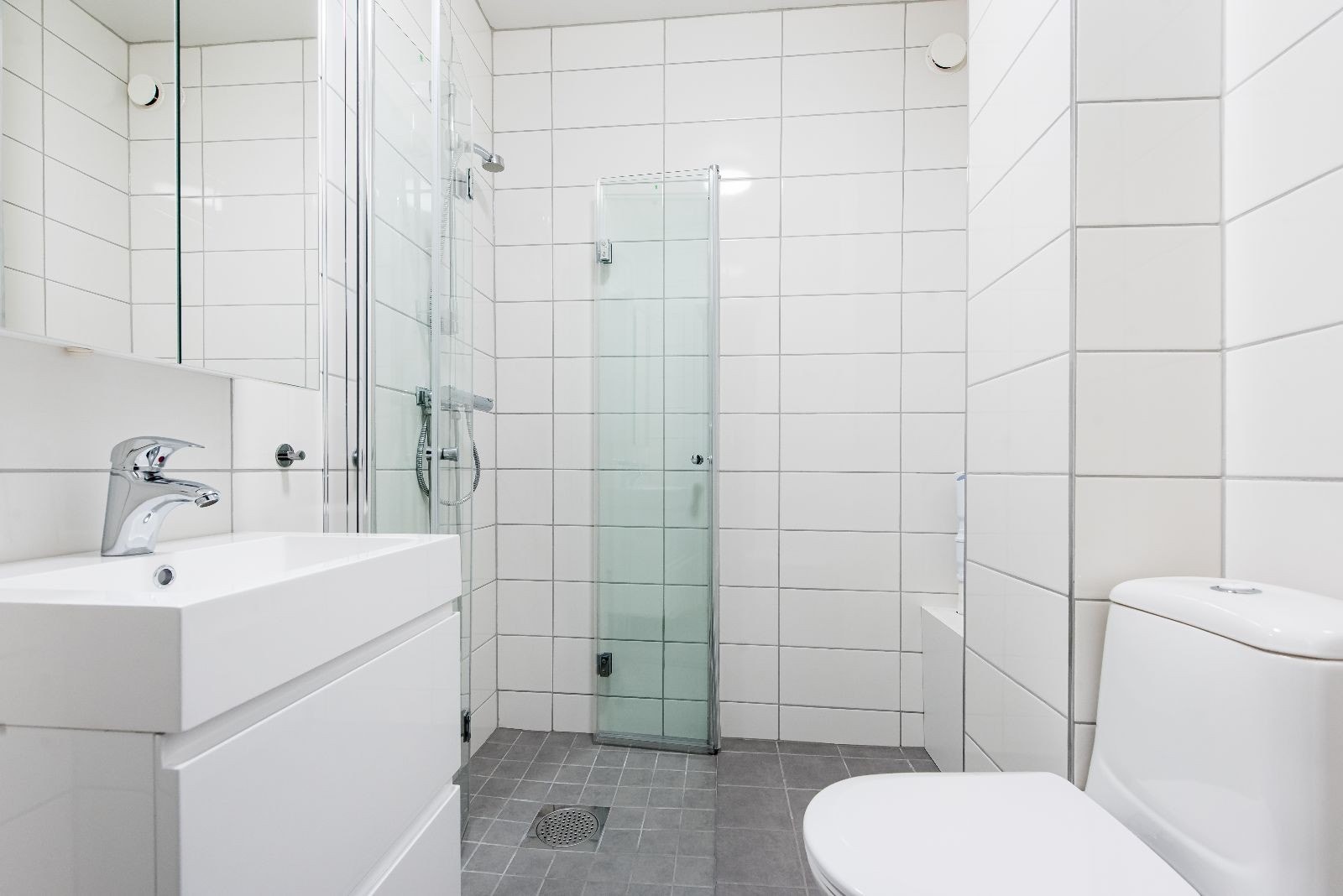 Pent flislagt bad Galleribilde
