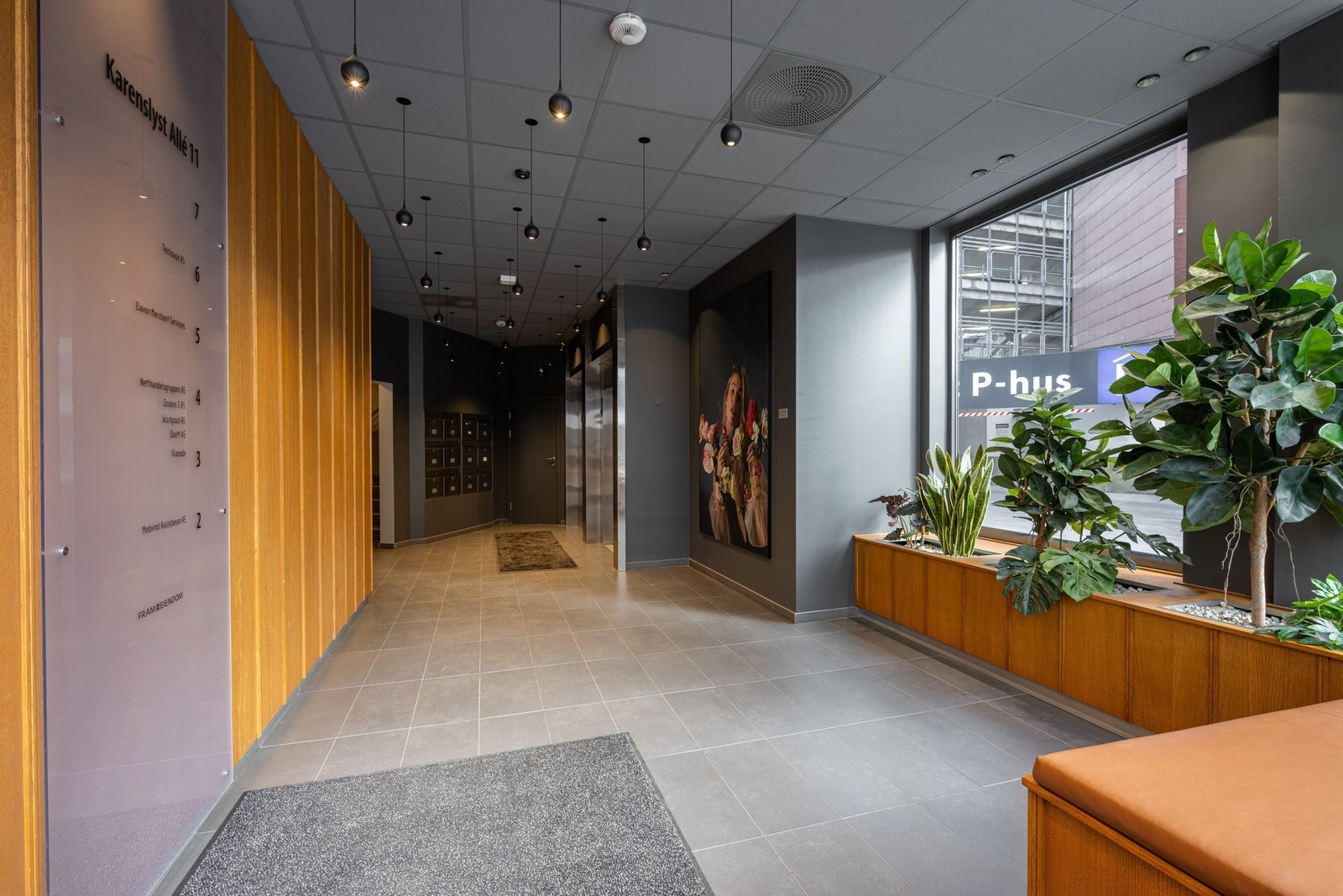 Felles inngangsparti 1. etasje Galleribilde