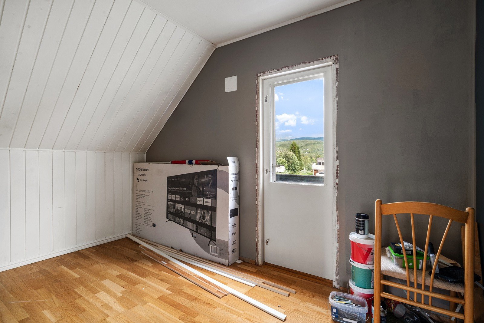 Soverom 2 har utgang til en liten balkong.