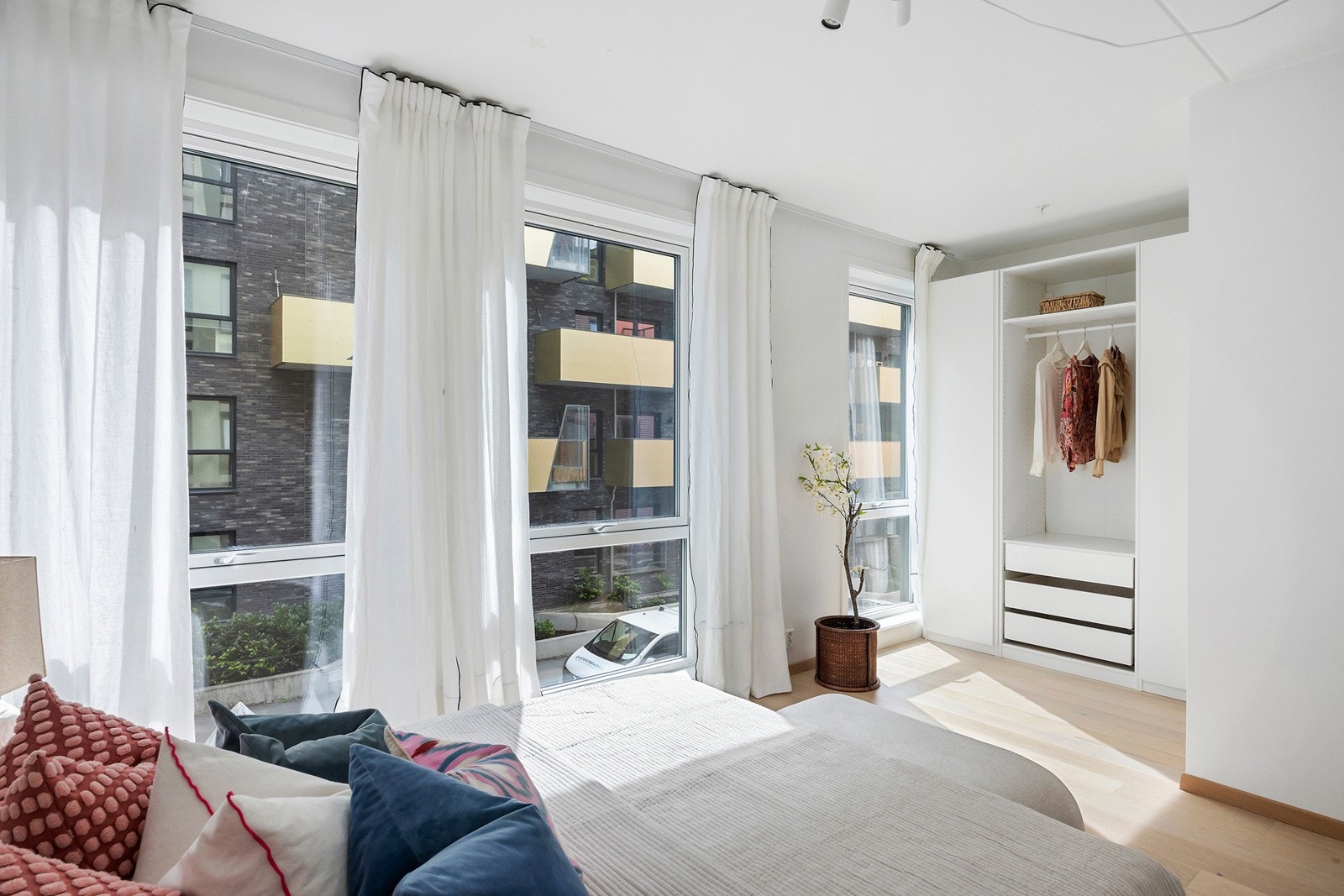 Hovedsoverom er utstyrt med garderobeskap Galleribilde