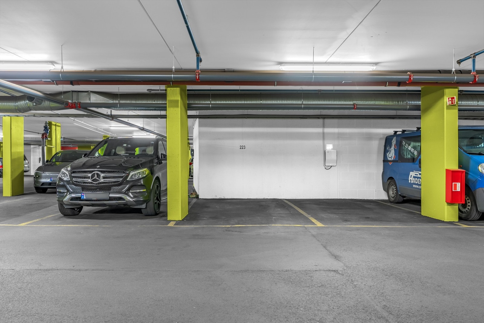 Garasjeplass medfølger med tilkomst via heis.
Mulighet for EL-lader. Galleribilde