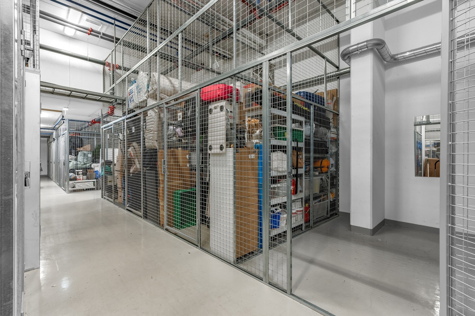 Kjellerbod på hele 6,5m² og sykkelparkering Galleribilde