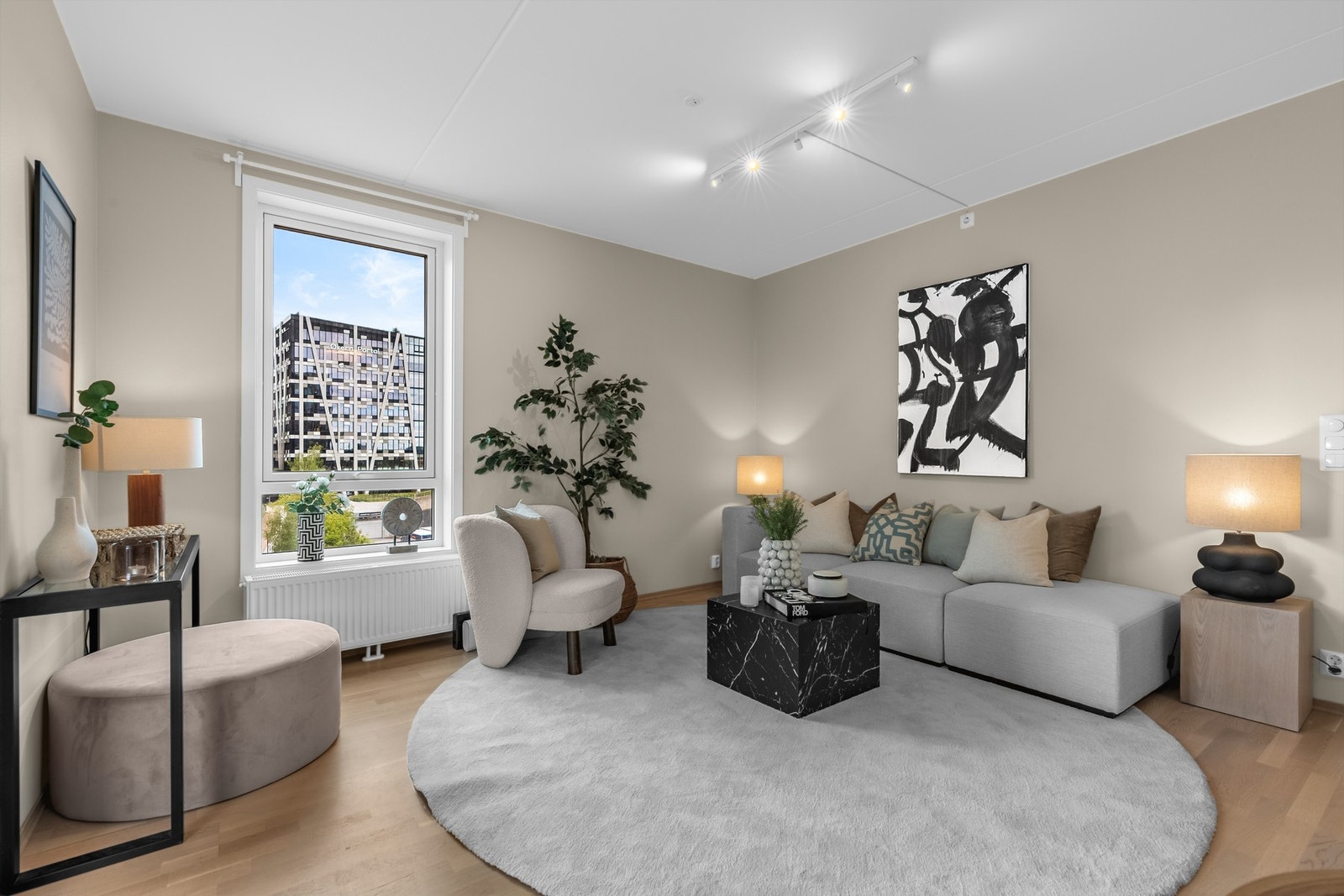 Her får du plass til større sofaløsning Galleribilde