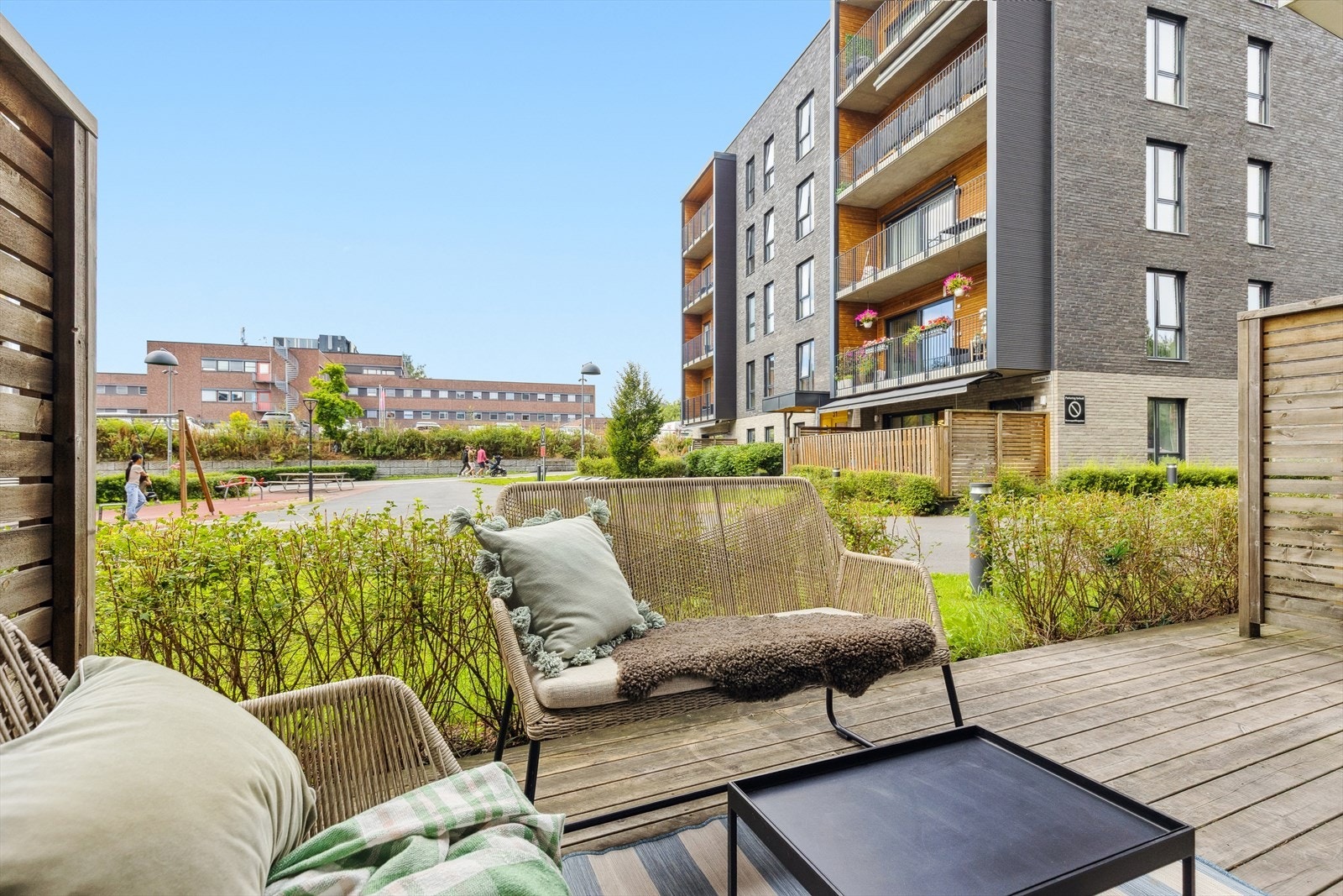 Hyggelig uteplass på 12 kvm med utgang fra hoveddelen Galleribilde