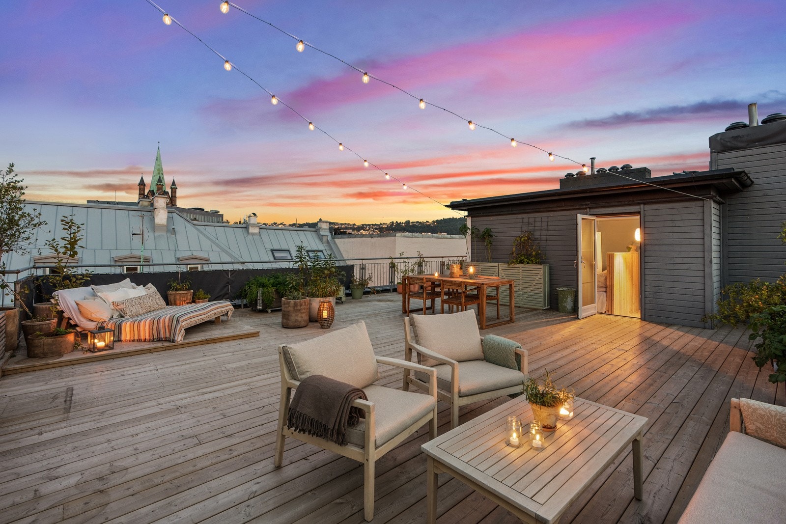 En utendørs bod på 1 kvm er i tillegg tilgjengelig på takterrassen, noe som gir ekstra lagringsplass. Galleribilde