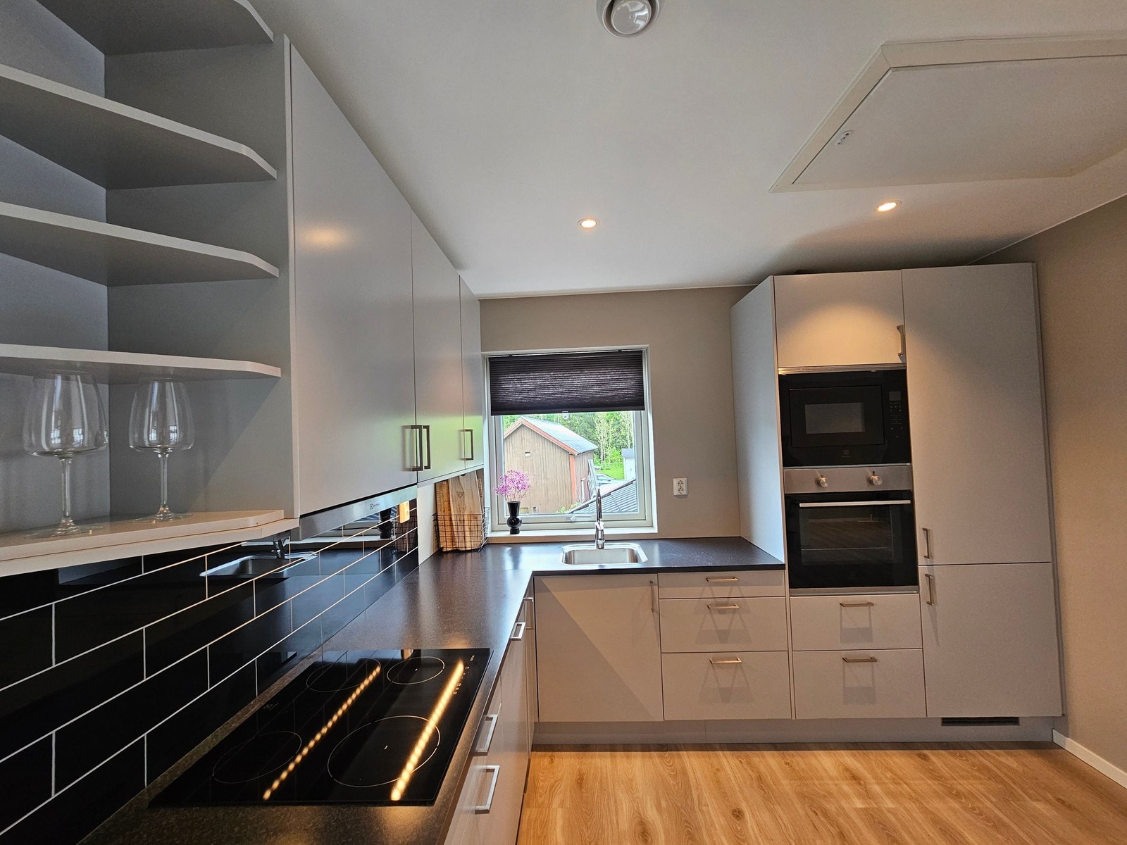 Downlights i hele 2. etg Galleribilde