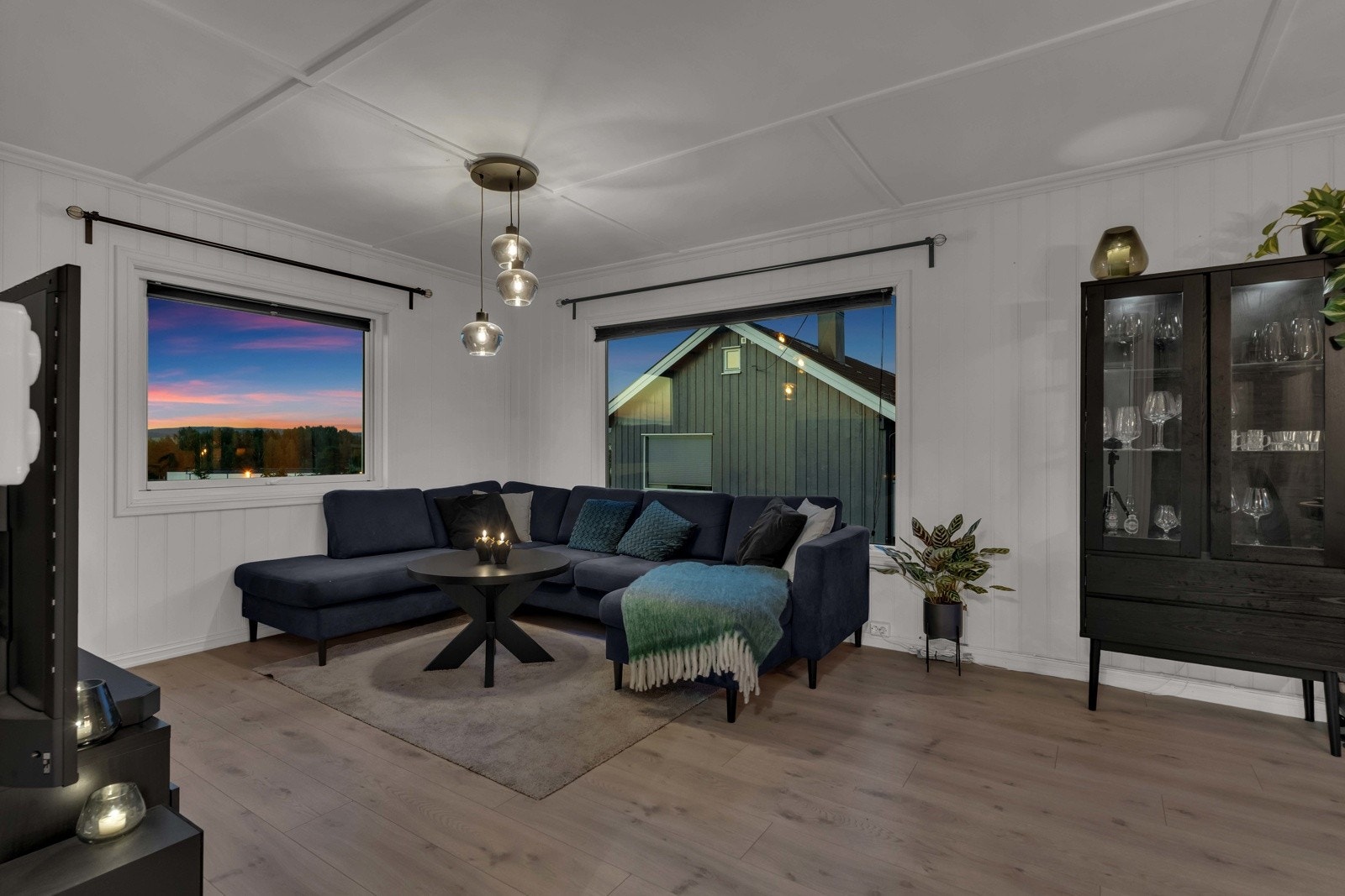 Her er det god plass til hyggelig sofagruppe med tilhørende mediemøblement Galleribilde