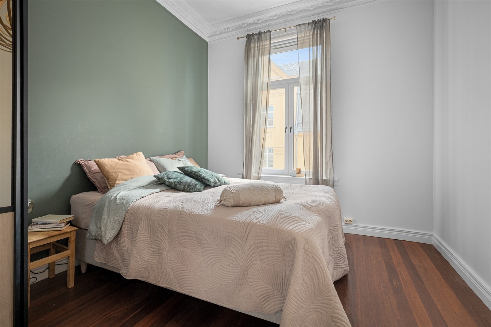 Svært romslig soverom Galleribilde