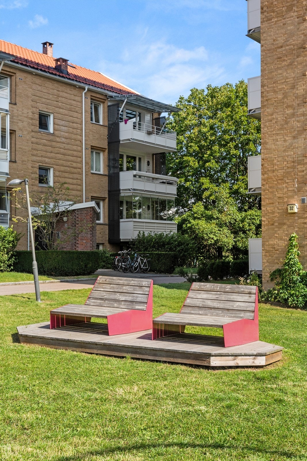 Området byr på rikelige rekreasjonsmuligheter med flotte grøntområder som Valle Hovin med sin idylliske andedam, Hasleparken ved Hasle kirke, Tøyenparken, Kampen park og Botanisk hage. Galleribilde