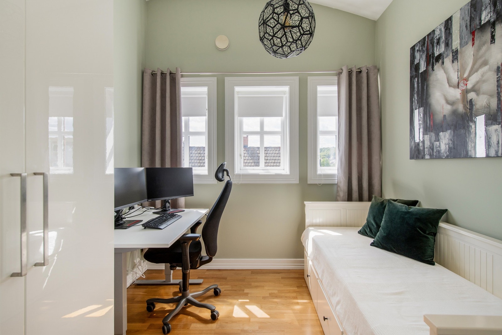 Også det andre soverommet er innredet med skap. Galleribilde