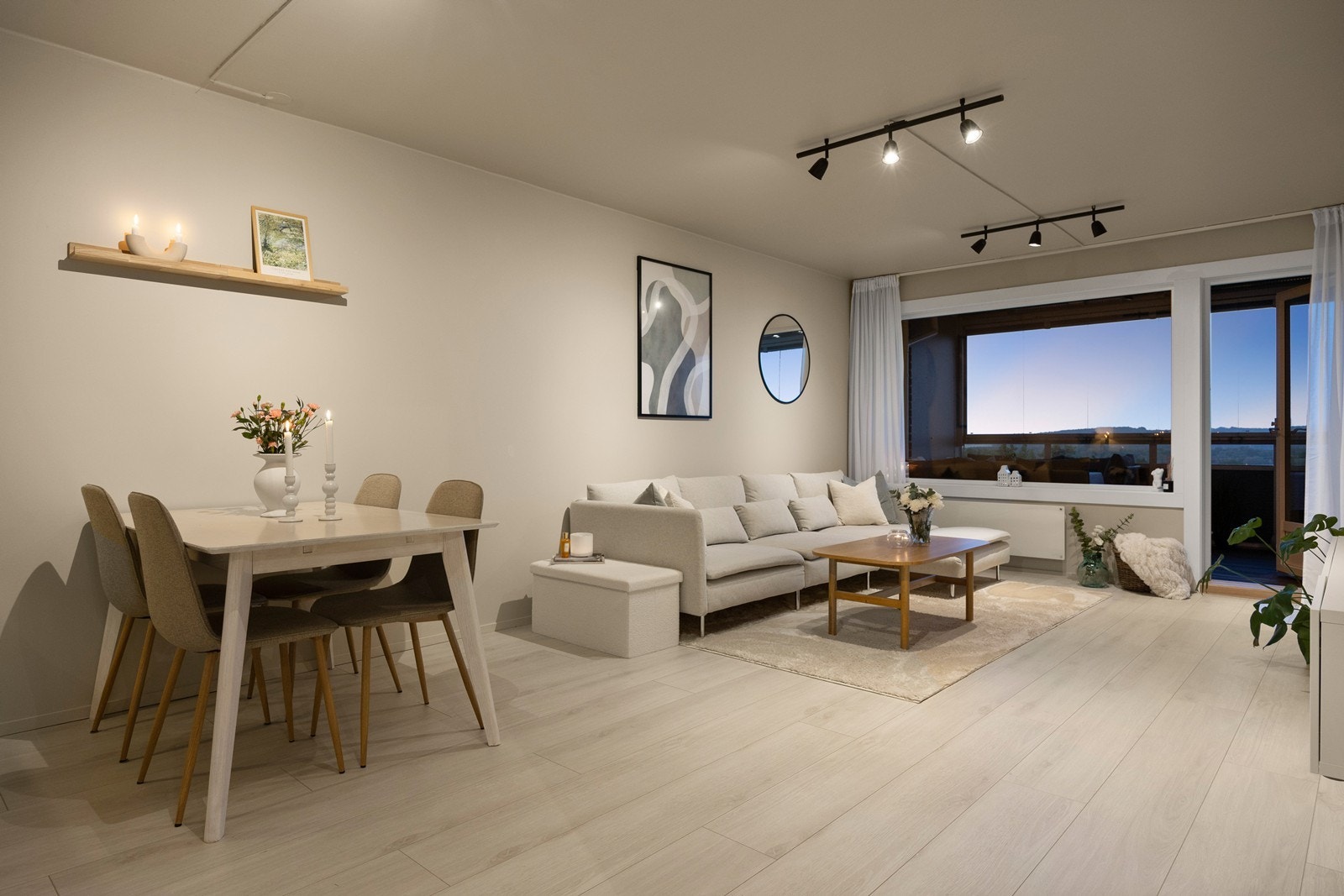 Velkommen til Gullskårveien 18A - Moderne og tiltalende leilighet som er fornyet i senere tid Galleribilde