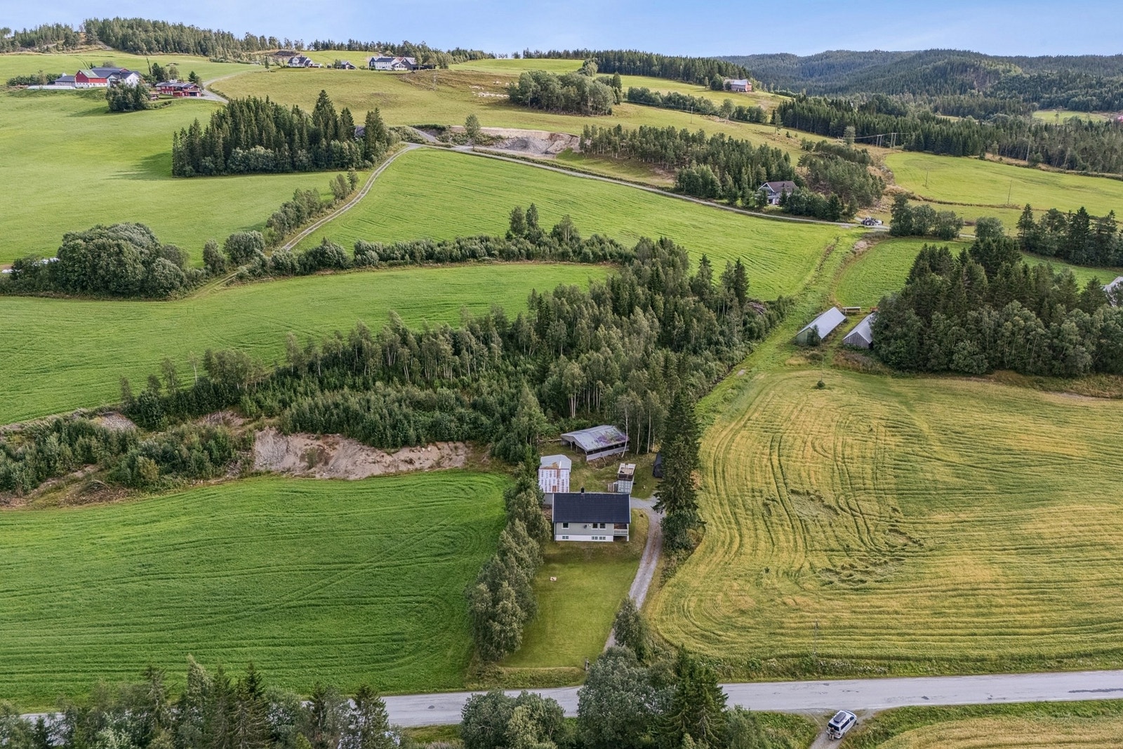 Ca. 25 minutters kjøretur til Melhus gir enkel tilgang til byens servicetilbud. Galleribilde