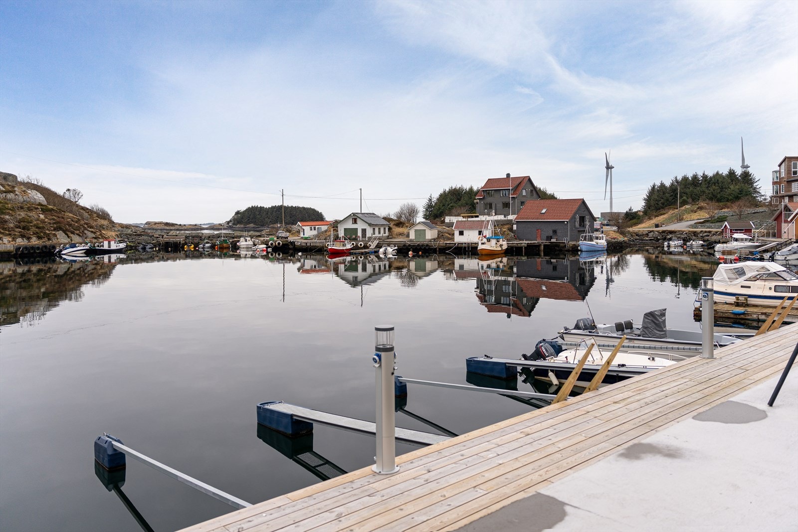 Båtplass med strøm og lys Galleribilde