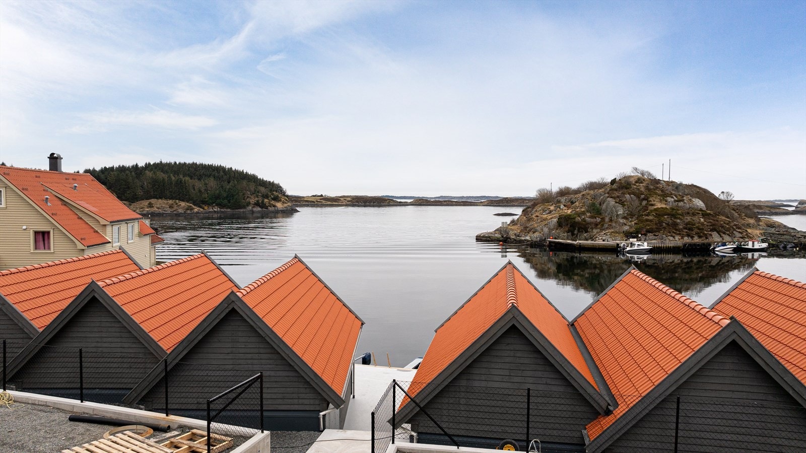 Torvastad har en strategisk beliggenhet og bokstavelig talt et hav av muligheter med tanke pa fiske, fritidsaktiviteter og ba tutflukter Galleribilde