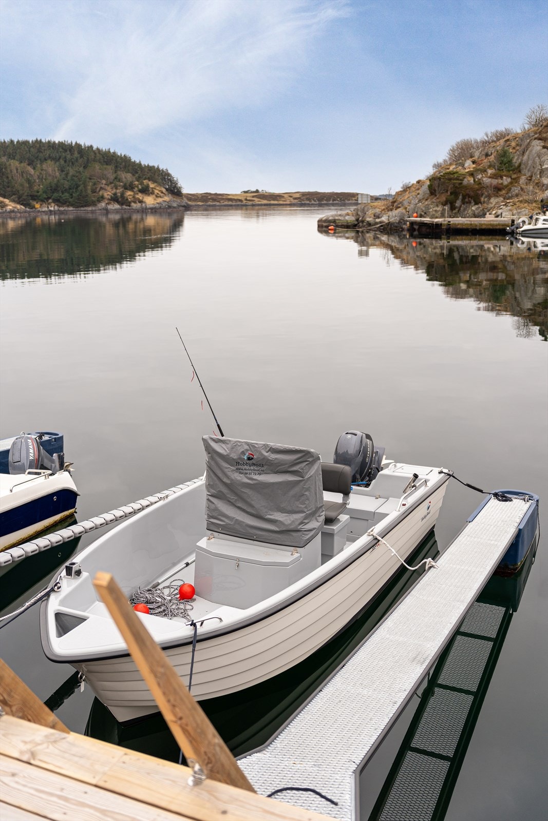 Ba tplass utenfor naustet Galleribilde