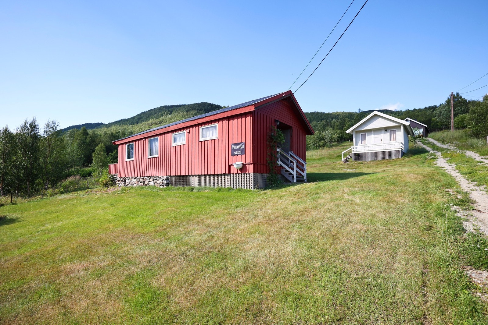 Hytta kan brukes året rundt og er ideell for dem som søker både fjell- og sjøopplevelser. Galleribilde