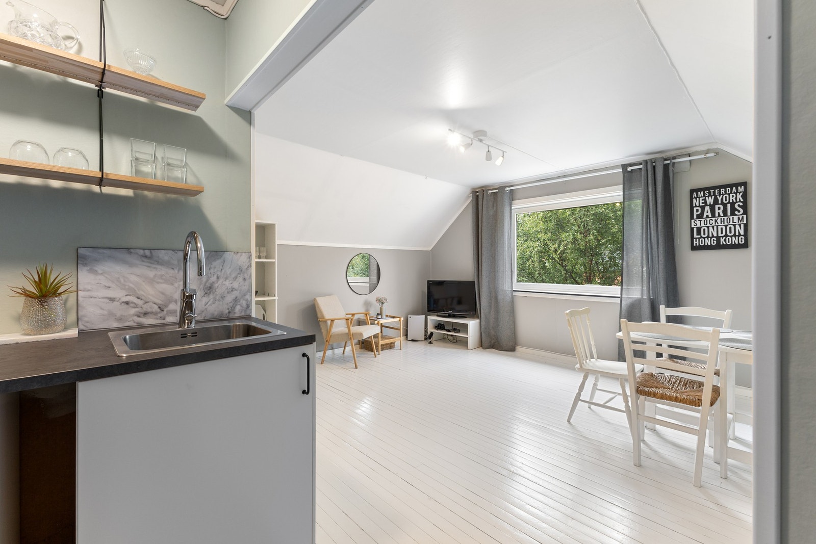 Stue/kjøkken Galleribilde