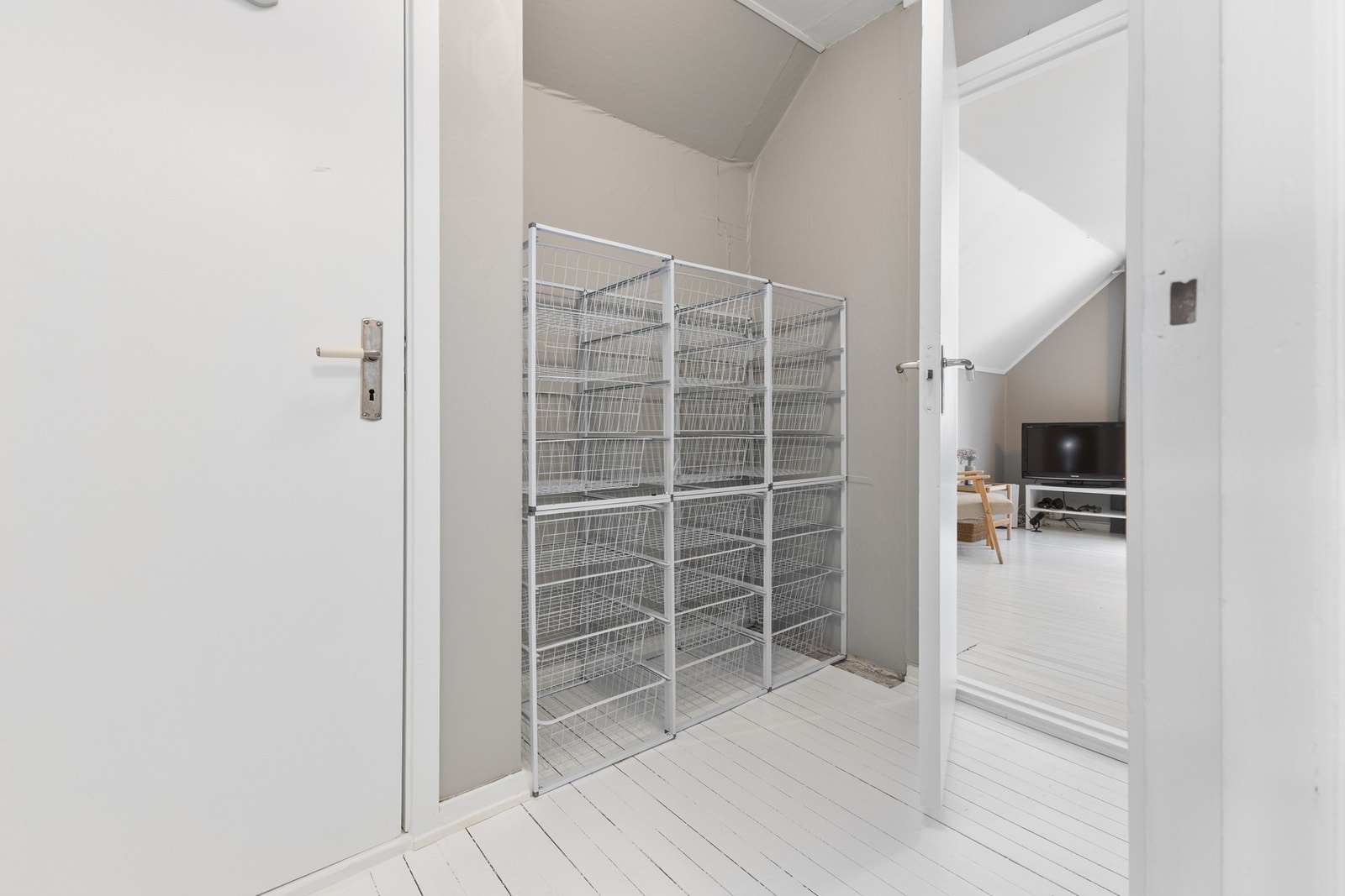 Oppbevaringsløsning i gang Galleribilde