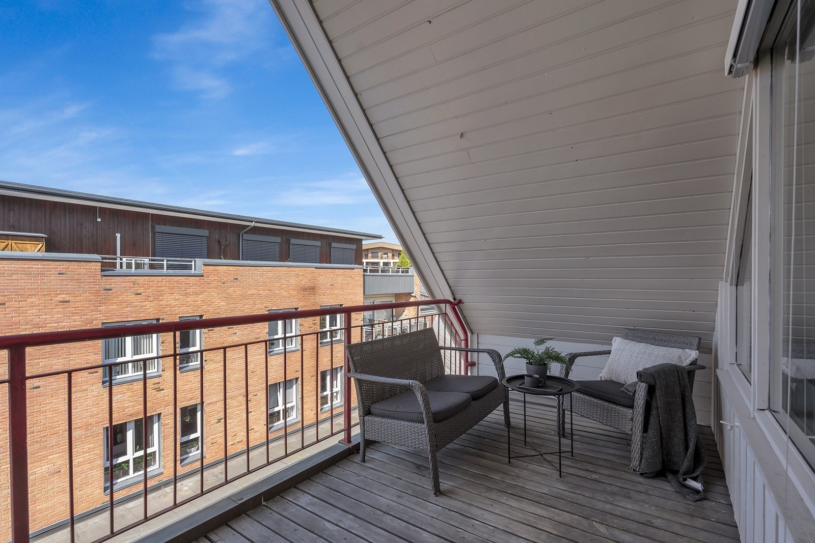 Plass til utemøbler - her kan sommeren nytes. Galleribilde