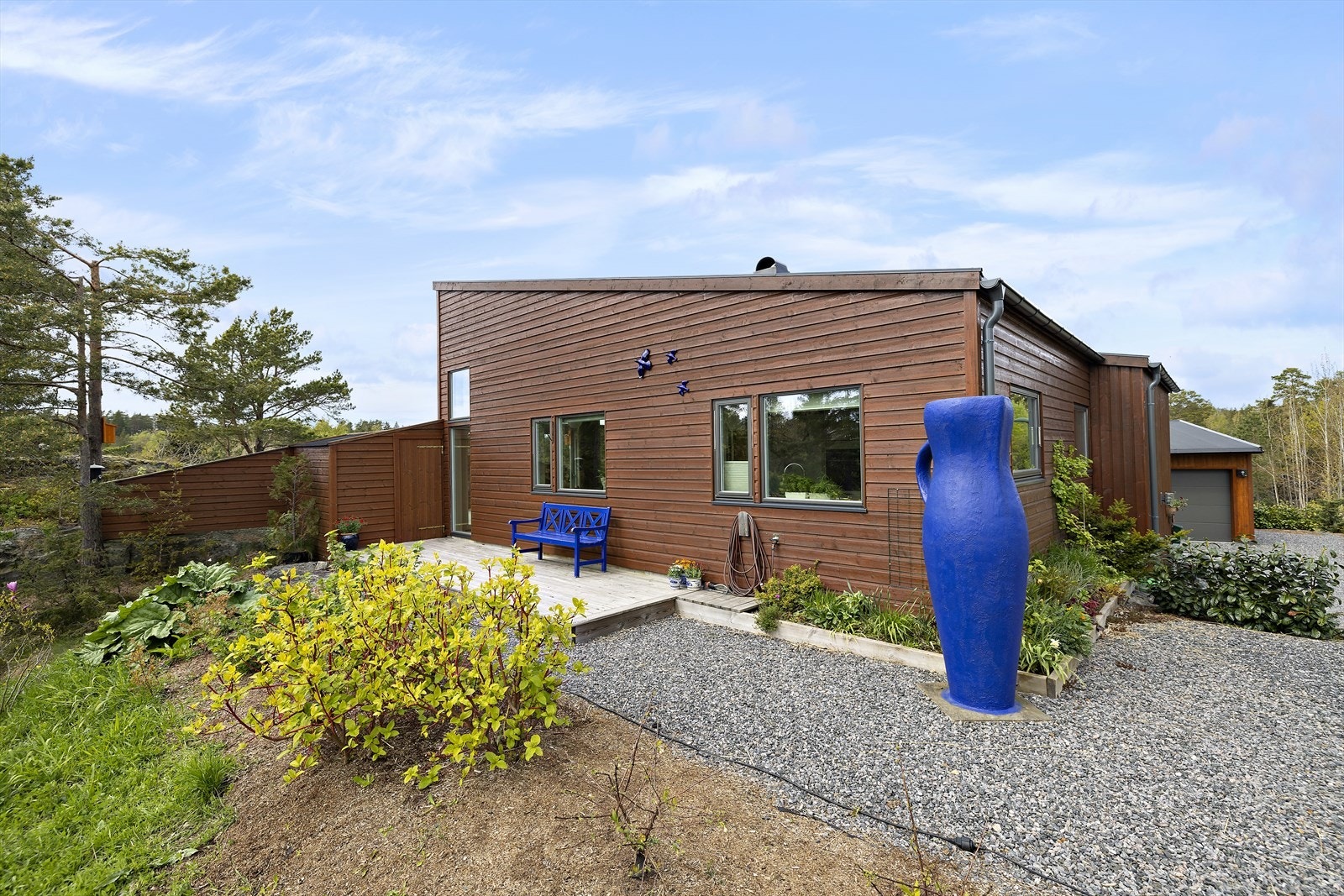 Koselig uteplass mot syd Galleribilde