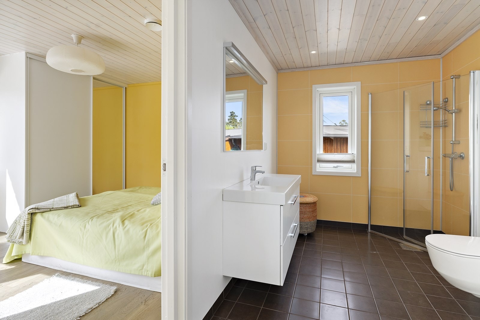 Fra baderommet er det videre inngang til hovedsoverom Galleribilde