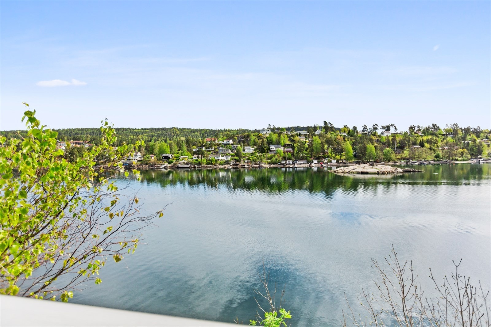 Stor veranda for flotte dager utendørs. Galleribilde