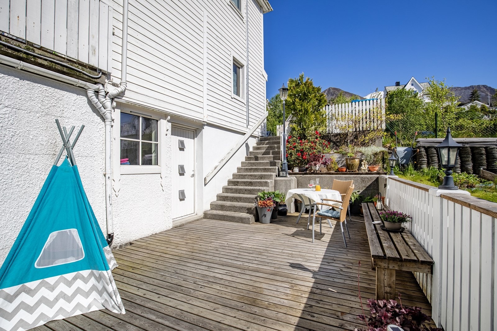 Leiligheten har tilkomst fra gateplan og flotte fellesarealer Galleribilde