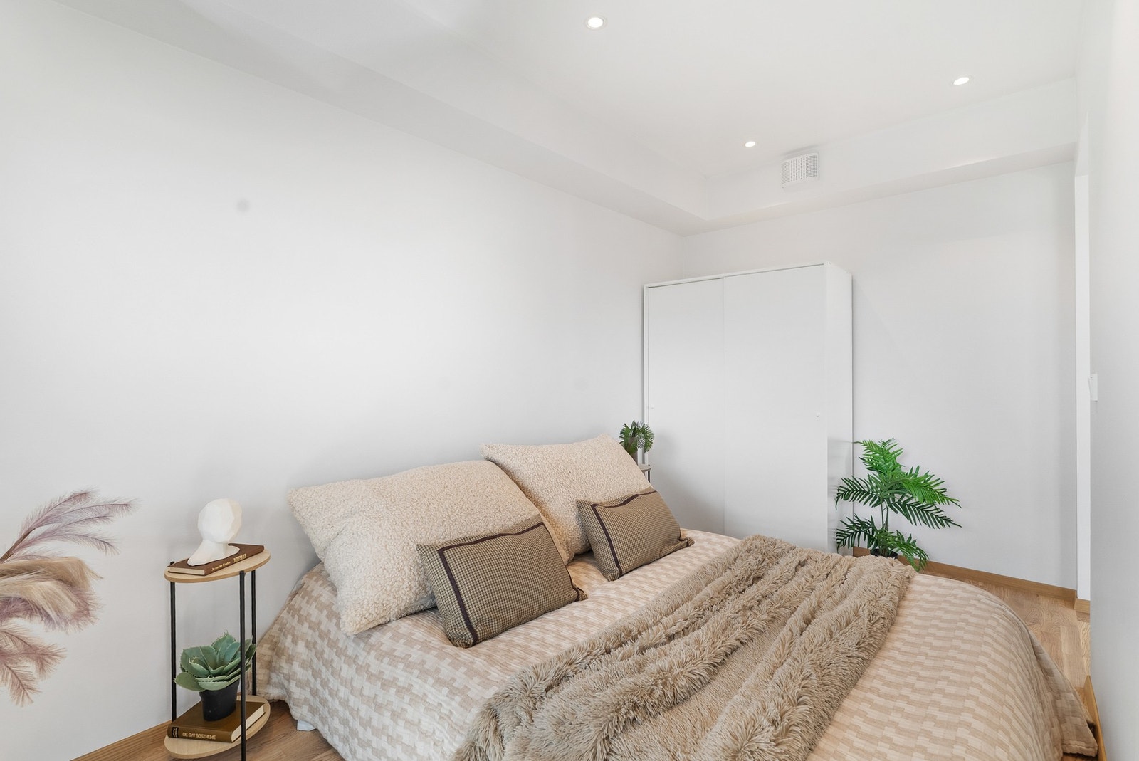 Garderobeskap på soverommet. Galleribilde