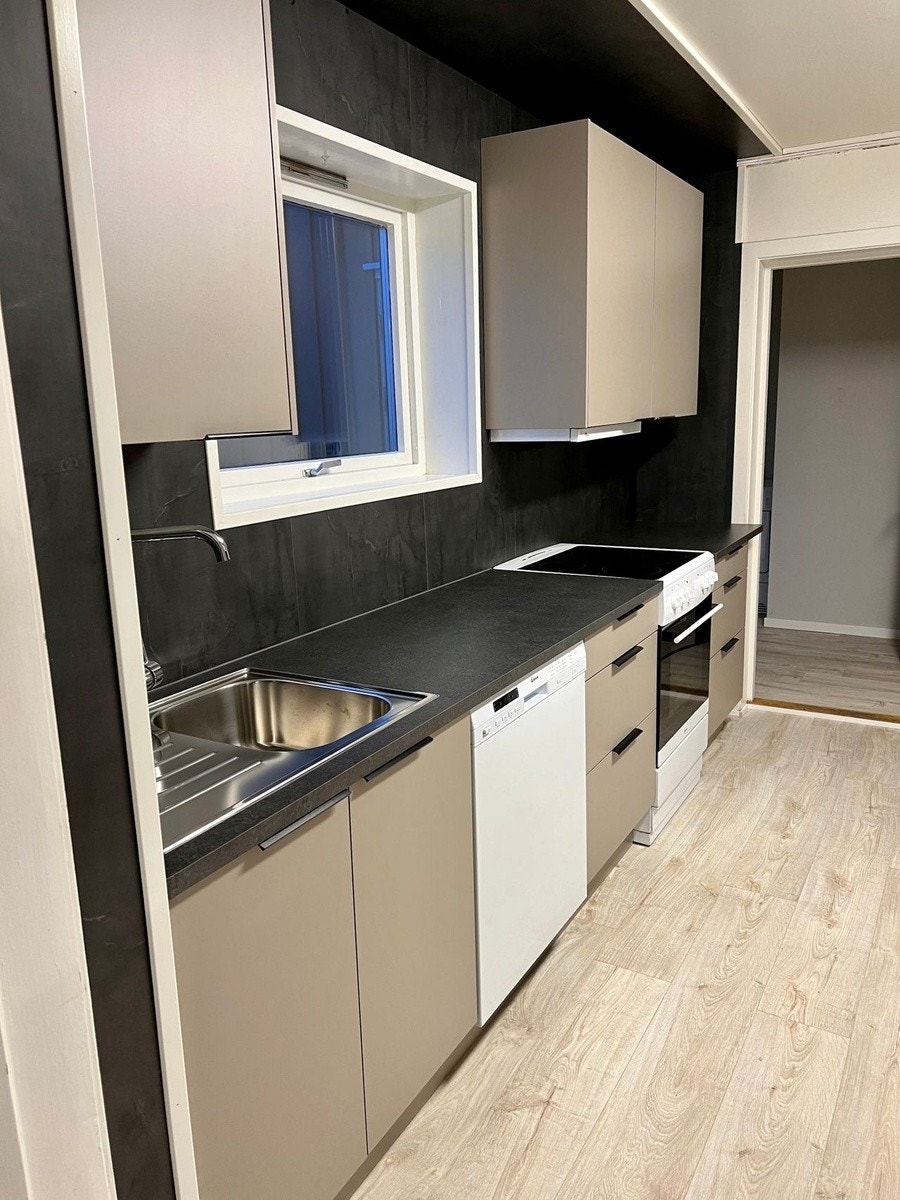 Stort kjøkken fra 2023 Galleribilde