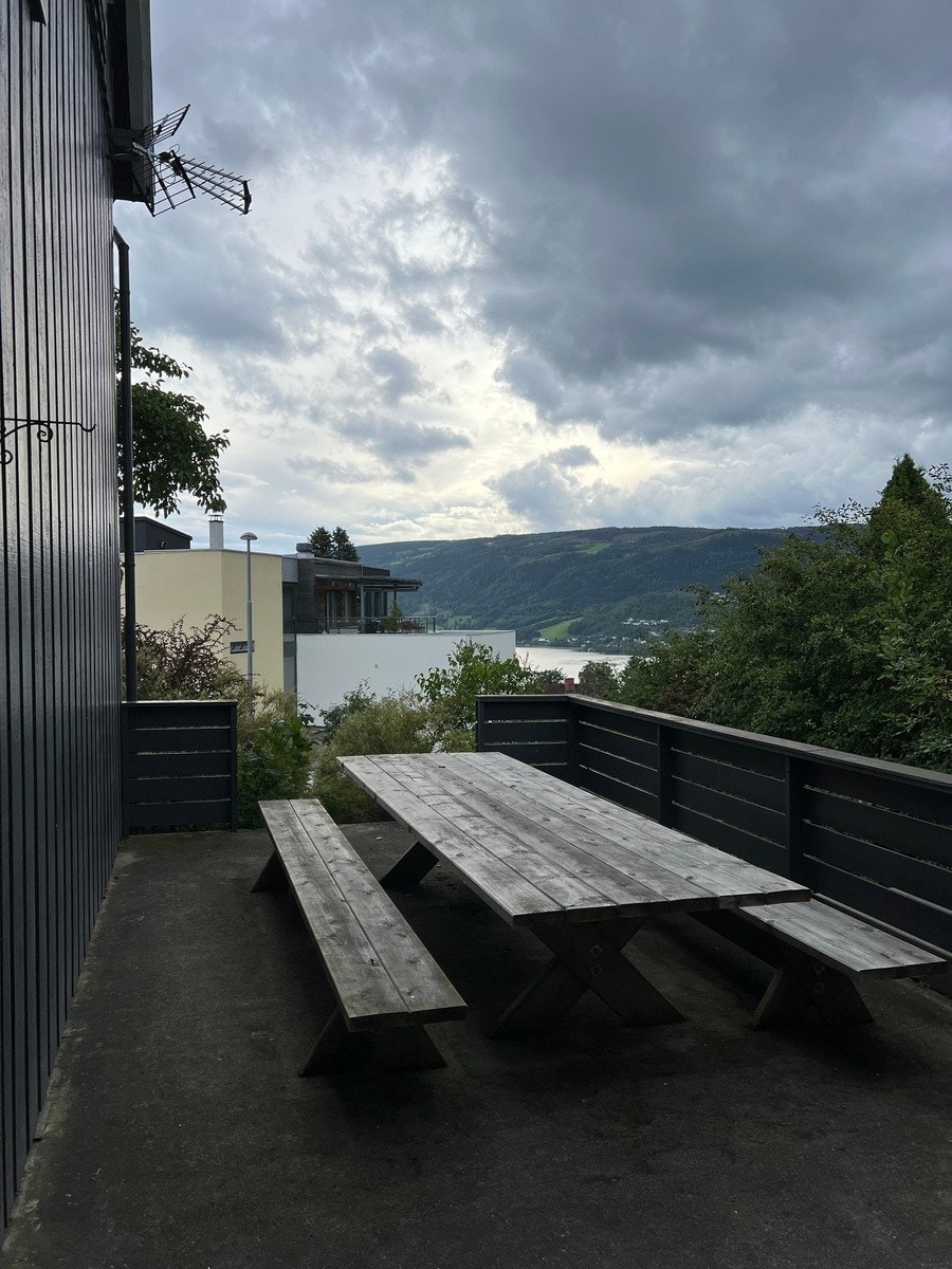 Felles terasse med utsikt Galleribilde