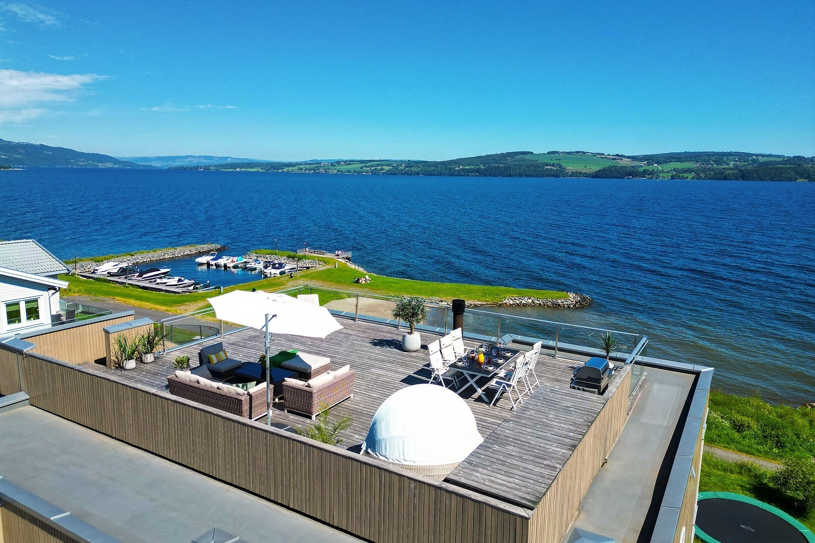 Utsyn mot Mengshol. Galleribilde