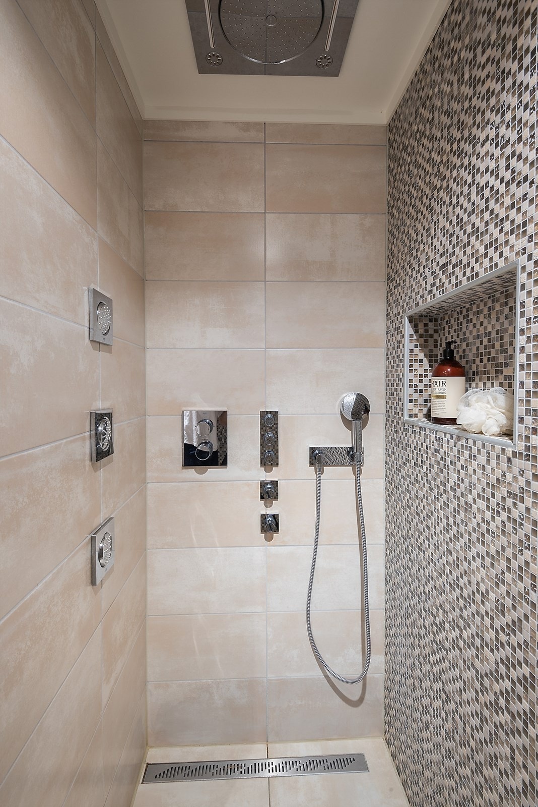 Dusjnisje. Galleribilde