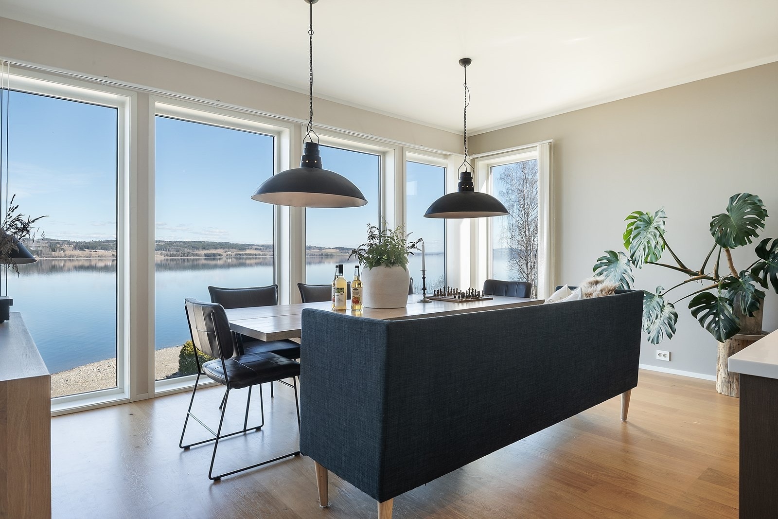 Storslått utsikt fra spiseplassen. Galleribilde