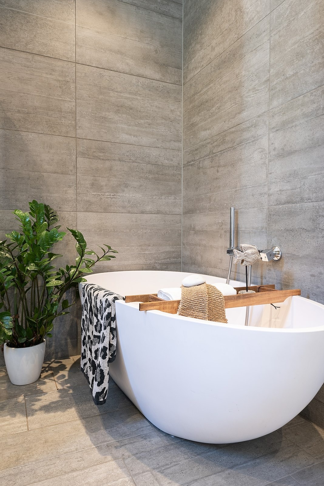 Avslappende badekar. Galleribilde