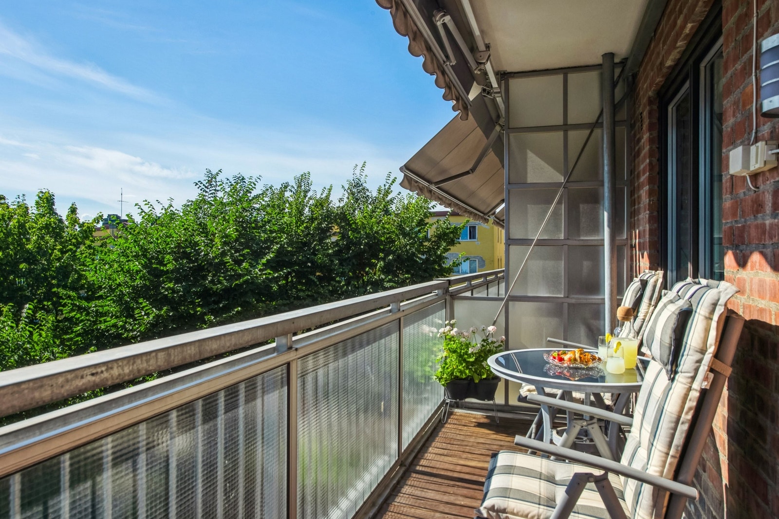 Med god høyde i landskapet og lite innsyn er det rom for gode samtaler. Galleribilde