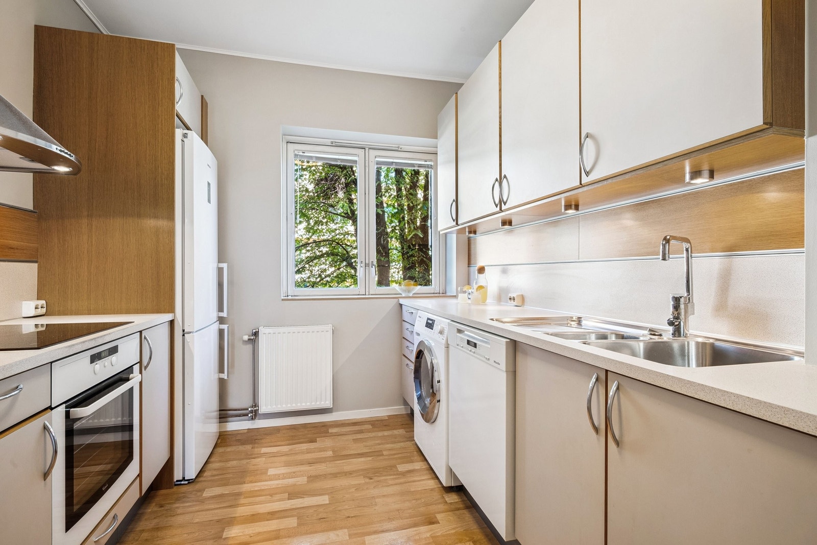 Utsikt til grønne omgivelser og deilig morgensol! Galleribilde