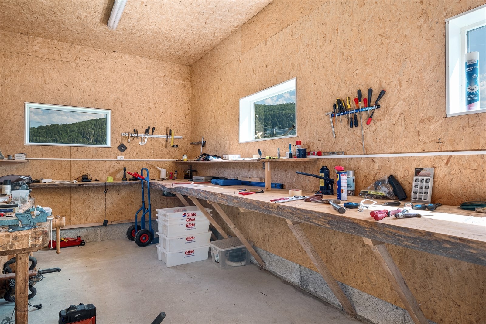 Her verkstedet som er i tilknytning til carporten Galleribilde