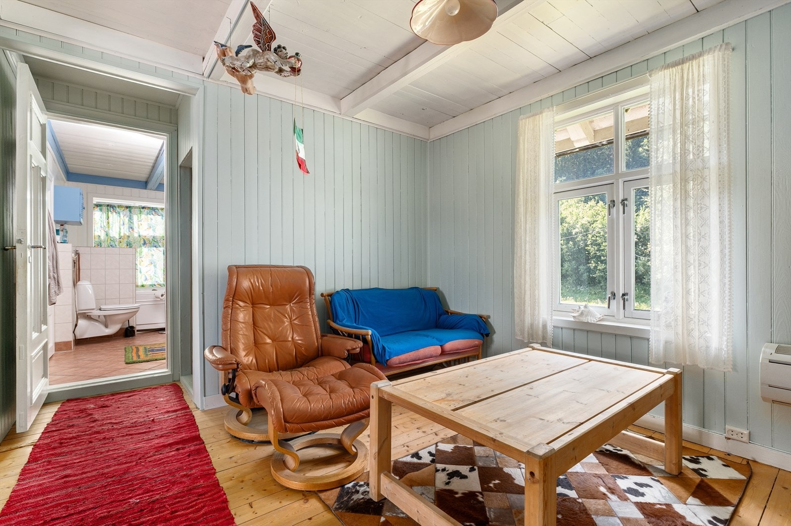 Fra badet kommer man til loftstua Galleribilde