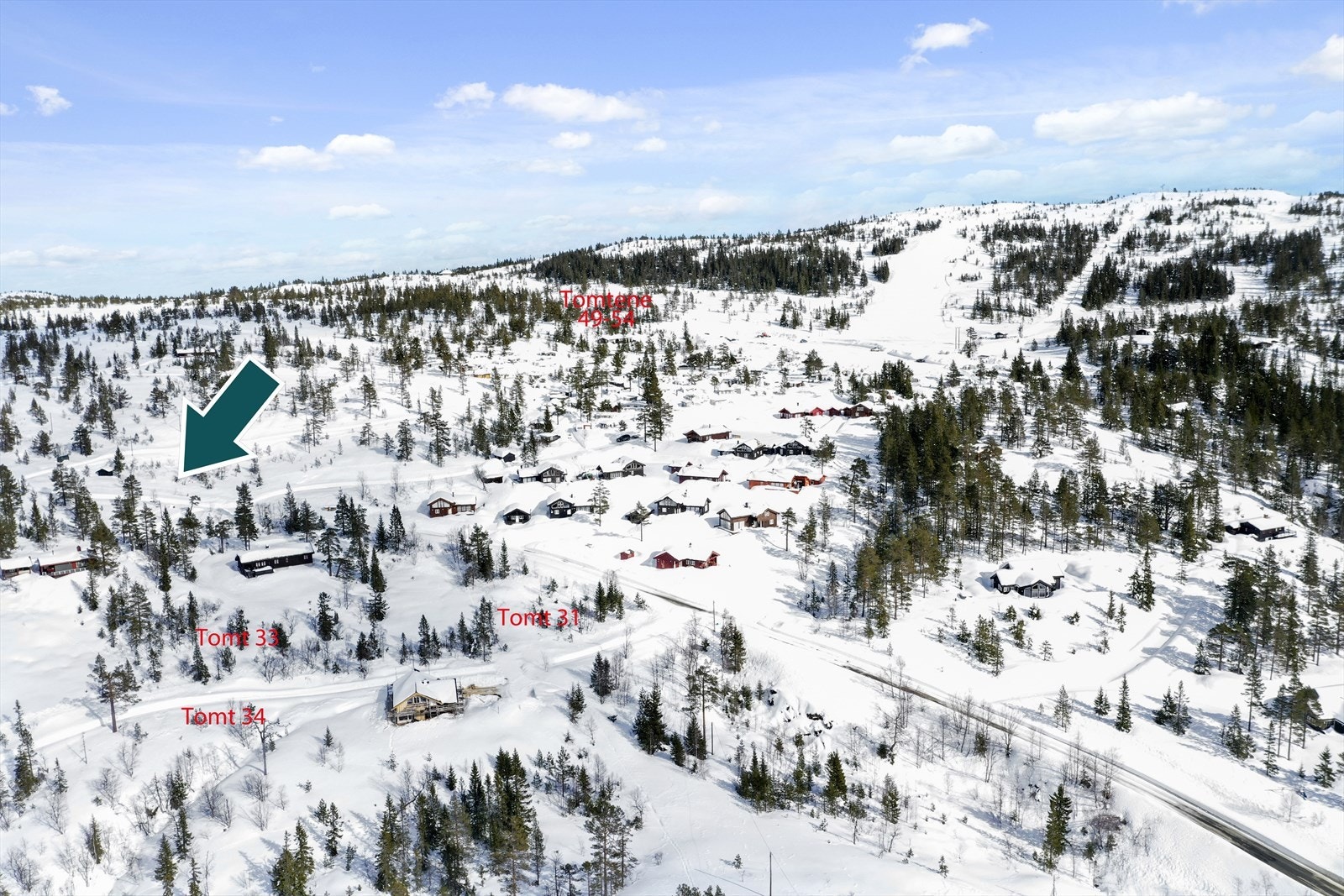 Vinterbilde fra de øvrige tomtene ble markedsført. Disse er nå solgt. Se grønn pil for tomtens plassering Galleribilde