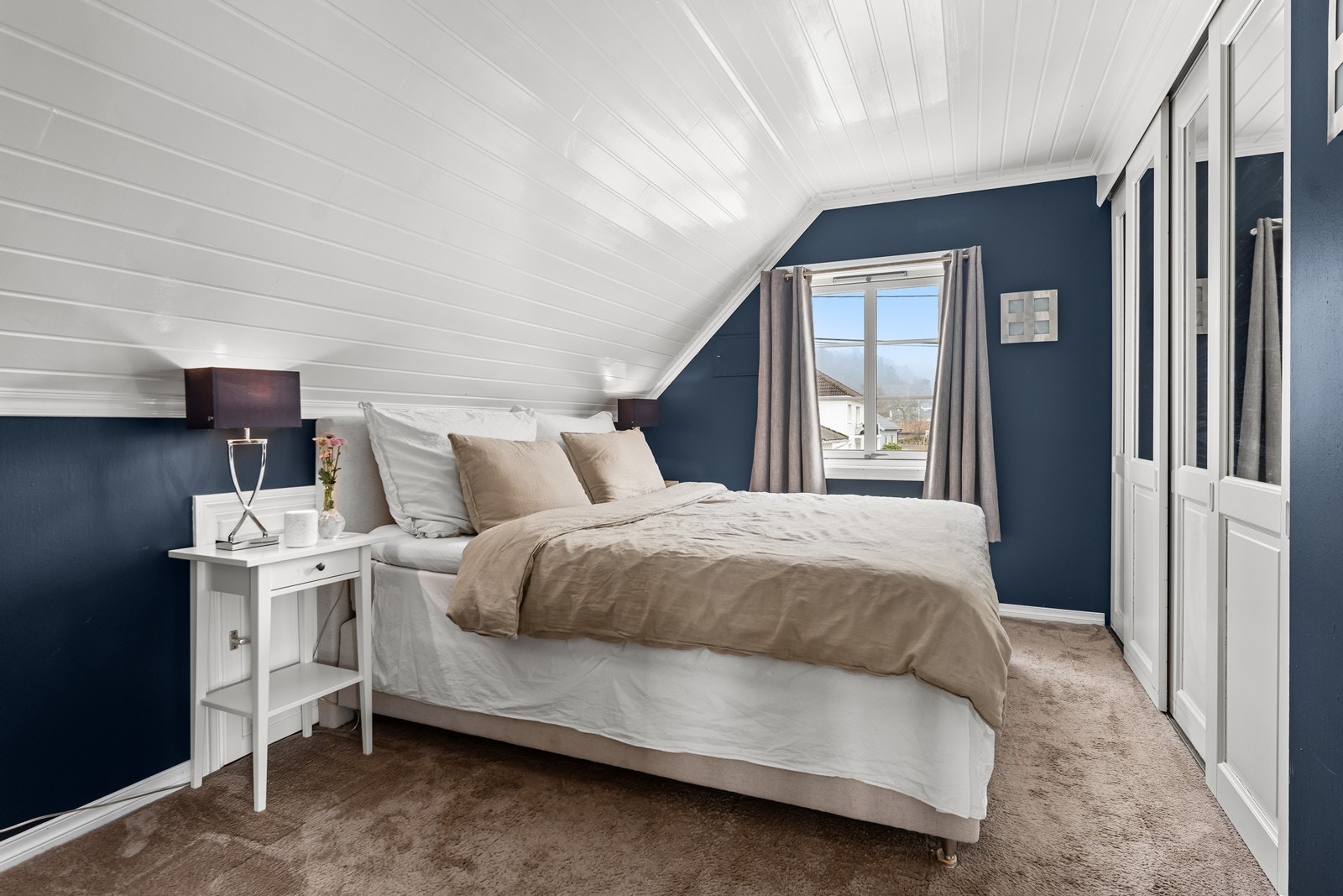 Soverom 2 loft Galleribilde